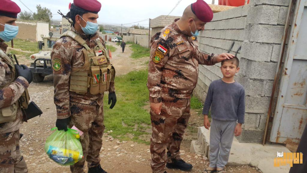 بالصور .. مباشرة الأستخبارات العسكرية بتوزيع اكثر من ١٢٠ سلة غذائية في جلولاء 26 08C0DE9A 5411 4521 9D01 1AF457475F7E
