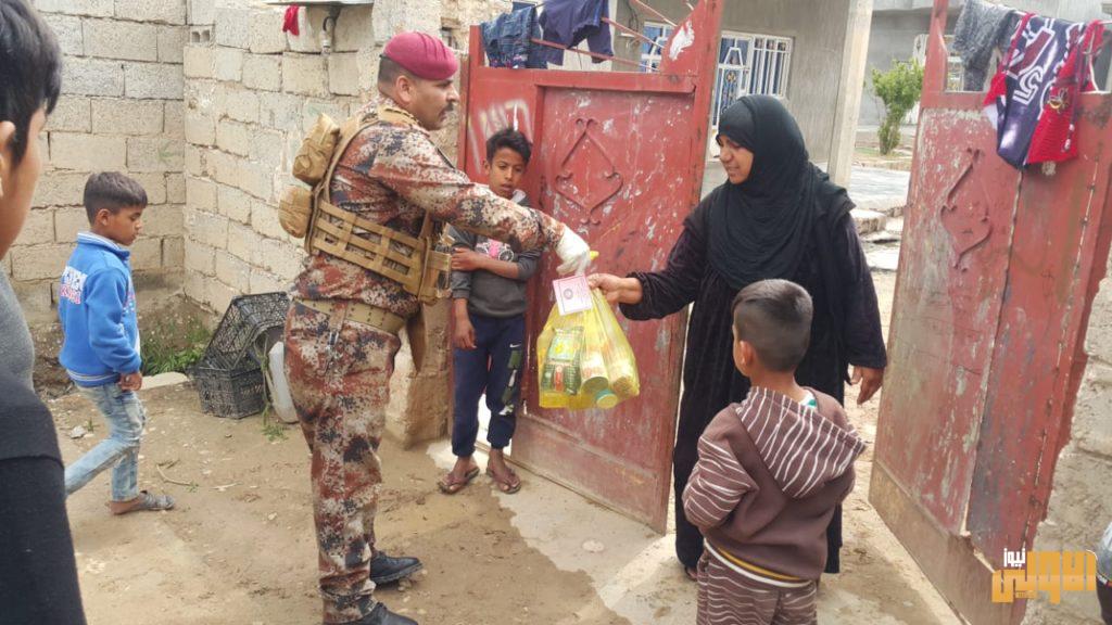 بالصور .. مباشرة الأستخبارات العسكرية بتوزيع اكثر من ١٢٠ سلة غذائية في جلولاء 20 C11A7514 A555 4C82 BBD3 FC8C1D19C564
