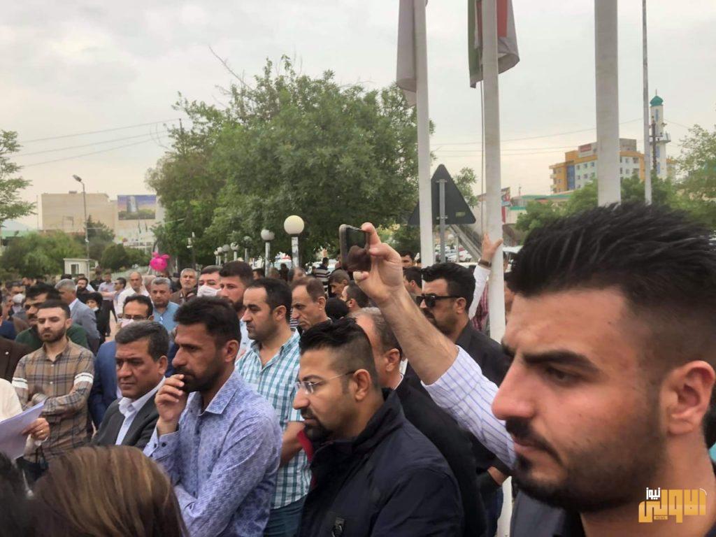 بالصور .. وقفة احتجاجية لموظفي مديرية التربية في اقليم كردستان 13 8B1383A5 99A8 426D 98C2 03FC2CC51DEC