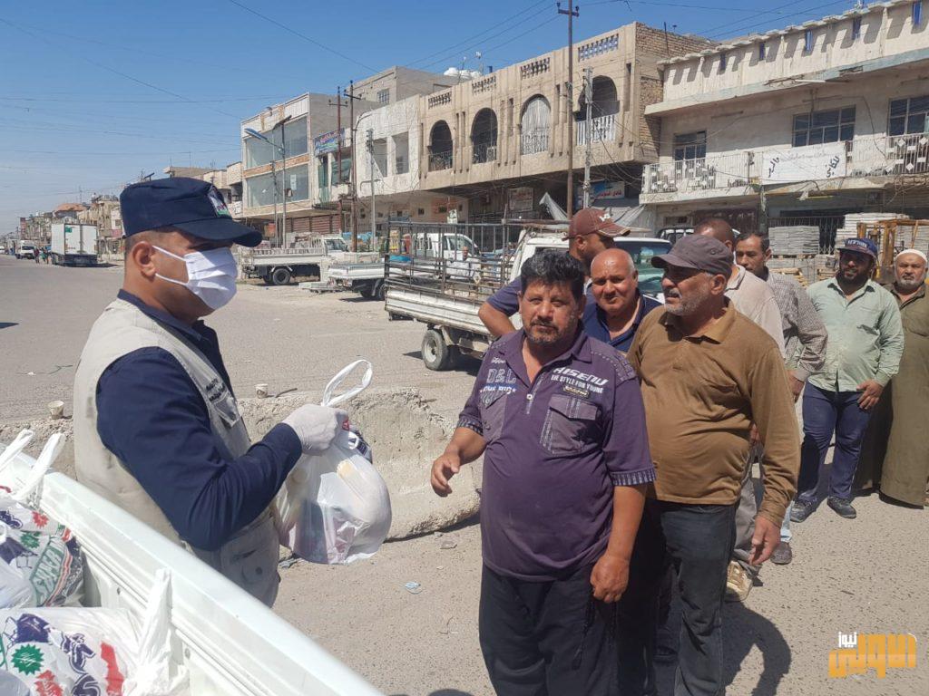 بالصور..الشرطة المجتمعية توزع المساعدات الغذائية على العمال في بغداد 10 C6F92A84 79DD 4E62 9740 BB46C382BF64