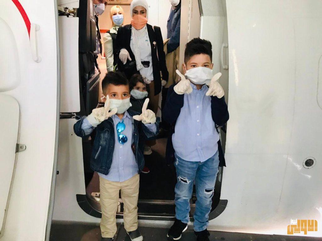 بالصور .. وصول (124) عراقياً من بيروت 14 D534082F F310 4118 9F8E C42AFBE7AA6E