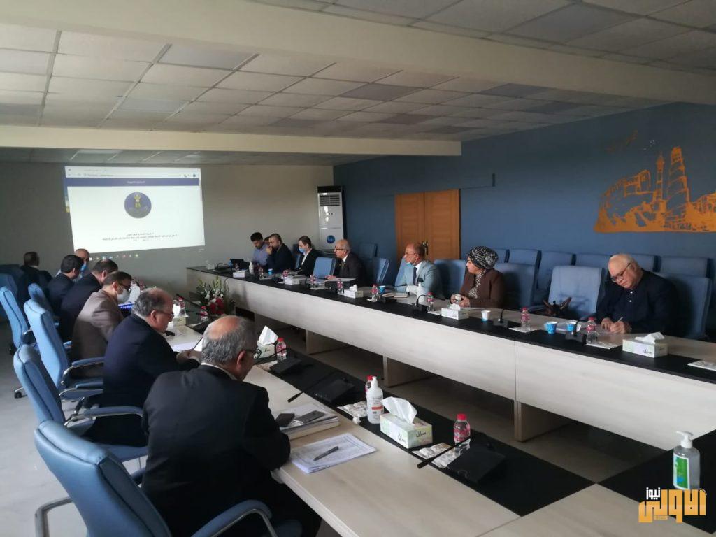 بالصور..اجتماع وزير العمل مع اللجنة المكلفة بمعالجة الاثار الاقتصادية نتيجة تطبيق الحظر 16 EE982F69 DC69 4D76 BD3B 5BD358298F67
