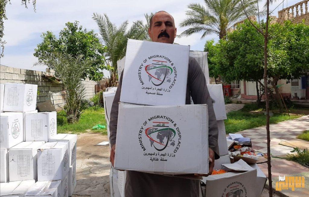 بالصور..وزارة الهجرة توزع قرابة تسعة الاف حصة اغاثية للنازحين 6 FC9269E7 93C7 4F93 BC7F DFDB1C3DA023
