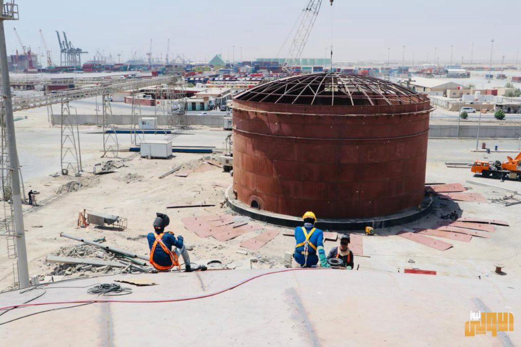 وزير النقل يعلن قرب انجاز 5 خزانات نفطية في ميناء ام قصر الجنوبي لتحقيق سرعة ضخ النفط للتصدير 8 1CB01EB0 14C8 4411 917C 2223CEF1D397