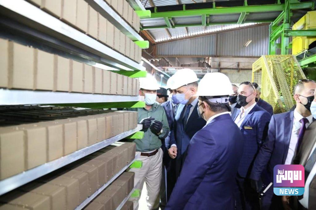 الصناعة والمعادن تفتتح معمـل طابوق المحاويل بعد تأهيله وتشغيله بطاقة ( ٣٠ ) مليون طابوقة سنويا (صور) 15 4A126245 DF67 4570 B2ED D698CE6195EC