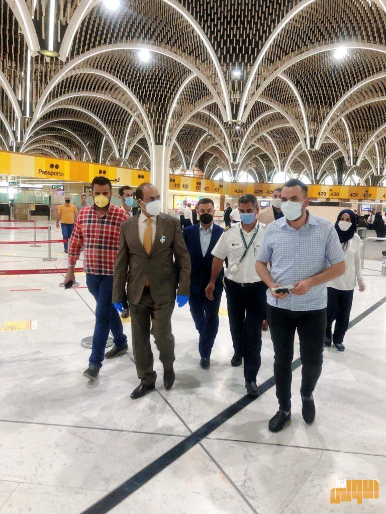 وزير النقل : يشرف على اجراءات الخطوط الجوية المتعلقة بنقل المسافرين في مطار بغداد (صور) 10 B912811A 29BE 4C94 B759 0568BE5F4FEA