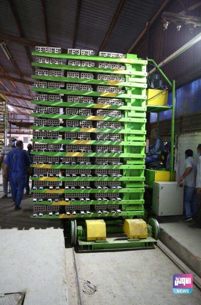 الصناعة والمعادن تفتتح معمـل طابوق المحاويل بعد تأهيله وتشغيله بطاقة ( ٣٠ ) مليون طابوقة سنويا (صور) 17 CE70C91D 67F7 43C1 8E02 CB7045ADE67E