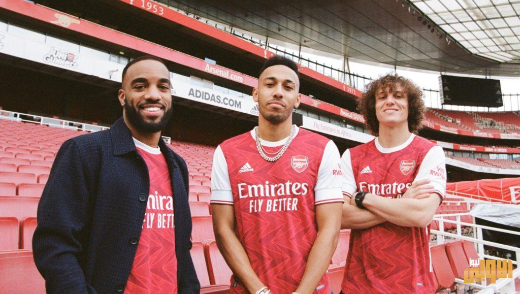 آرسنال يكشف عن طقمه للموسم القادم 11 EdmUpVFWsAEkfCU