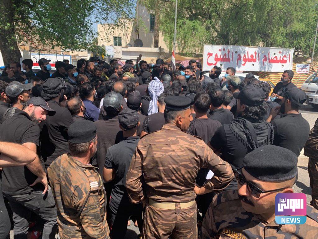 أهالي ضحايا كورونا يتظاهرون امام وزارة الصحة العراقية مطالبين نقل جثث موتاهم..(صور) 16 D5895BB9 C58E 4A69 935B FDC83D97C109
