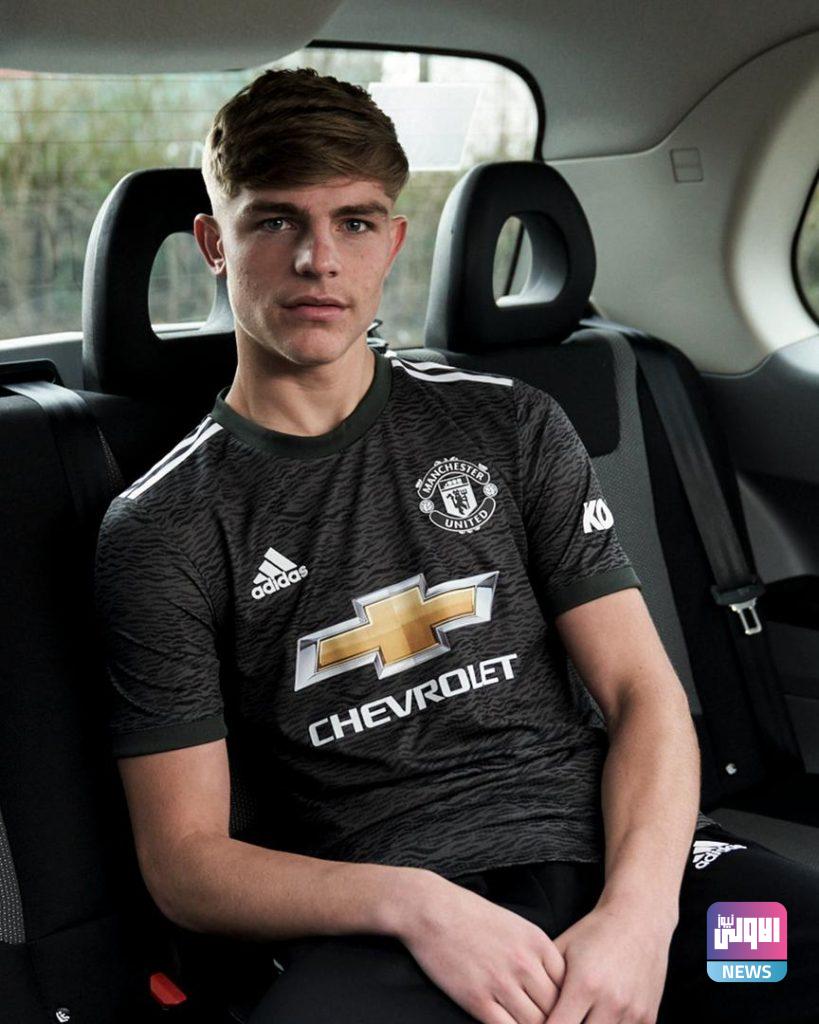 مانشستر يونايتد يعلن عن قميصه الاحتياطي للموسم الجديد 9 e1454963ba9c6969abccbeec90664117