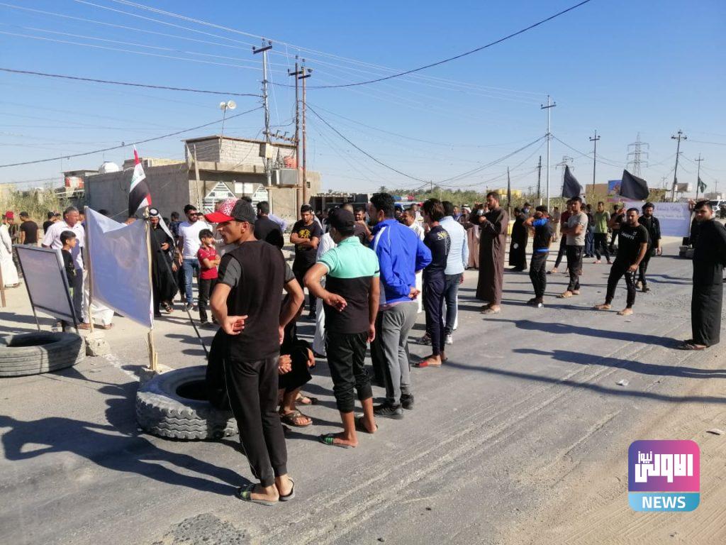 تسبب بحوادث كثيرة.. أهالي كربلاء يتظاهرون احتجاجا على طريق الموت (صور) 7 726D32F3 1803 42CA A7F7 7A374649C9C3