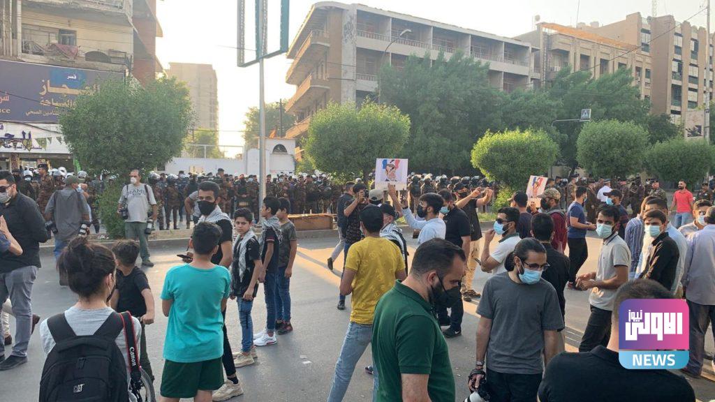 العشرات يتظاهرون قرب السفارة الفرنسية ببغداد احتجاجاً على الإساءة للرسول.. (صور) 6 852159BA 769F 4B24 AC3B 62CD461D9FC2