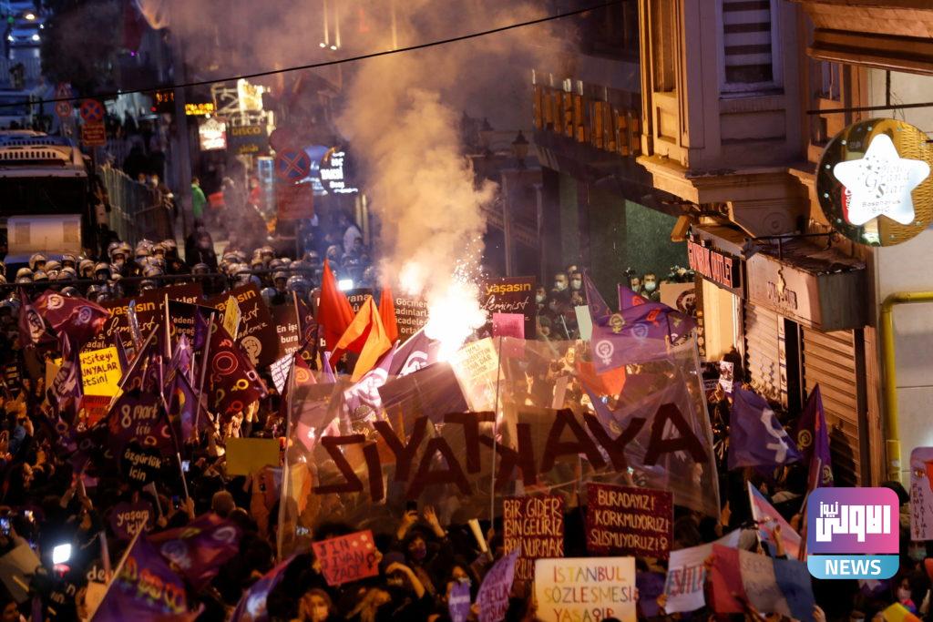 مشاهد جريئة خلال مظاهرات نسائية في اسطنبول تثير ضجة (صور) 12 60473e4342360476476ae348