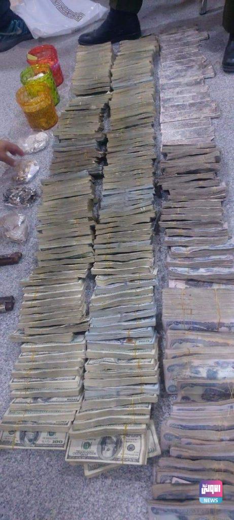 شرطة نينوى تضبط مايعرف بديوان المالية لداعش الإرهابي (صور) 13 FB IMG 1618511807698