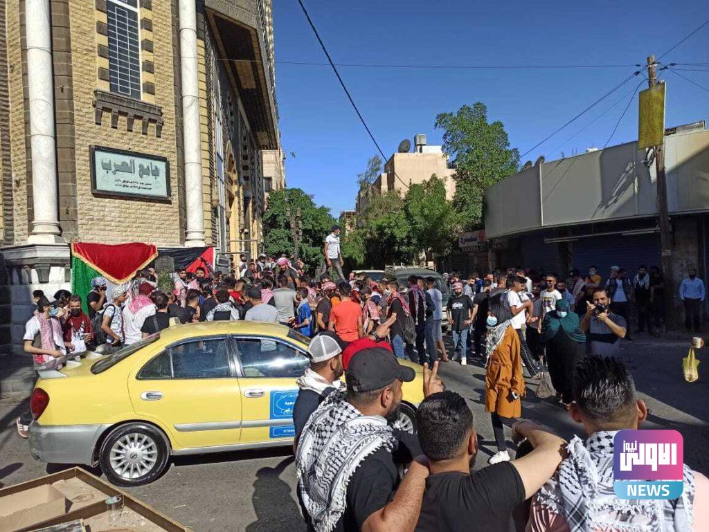 آلاف الأردنيين يحتشدون قرب الحدود مع فلسطين (صور) 9 609e399b4c59b74d4f09ee8d