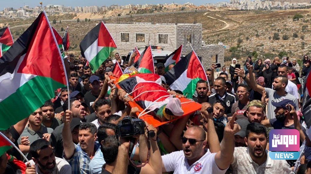 والدة تودع جثمان ابنها بعد أن قتله الجيش الإسرائيلي 4 60a4e2494236041f1f26099c