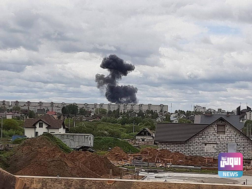 وفاة طيارين جراء تحطم طائرة تدريب عسكرية بمنطقة سكنية في بيلاروس 7 60a4ea964c59b702087e8db6