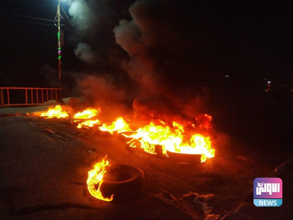 محتجون غاضبون يلقون بالنفايات داخل بلدية الناصرية (صور) 19 0A6EF874 DBE7 48A2 BA74 CB89EC4C4890