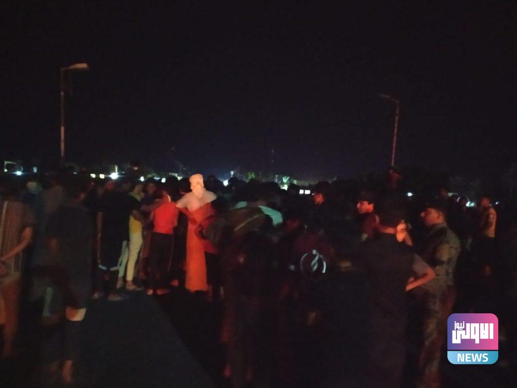 محتجون غاضبون يلقون بالنفايات داخل بلدية الناصرية (صور) 14 740AB37A 92DE 4551 9A4A 1819F58D0100