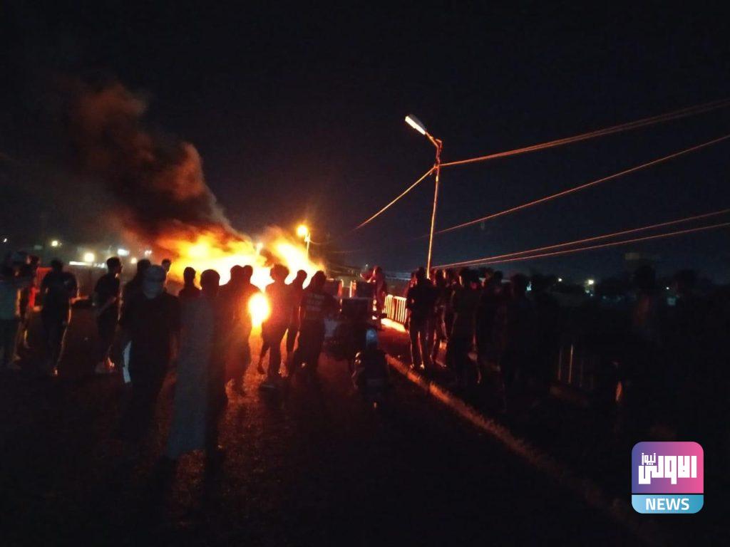 محتجون غاضبون يلقون بالنفايات داخل بلدية الناصرية (صور) 15 7FAF8439 571D 4121 B552 9293264F66AD