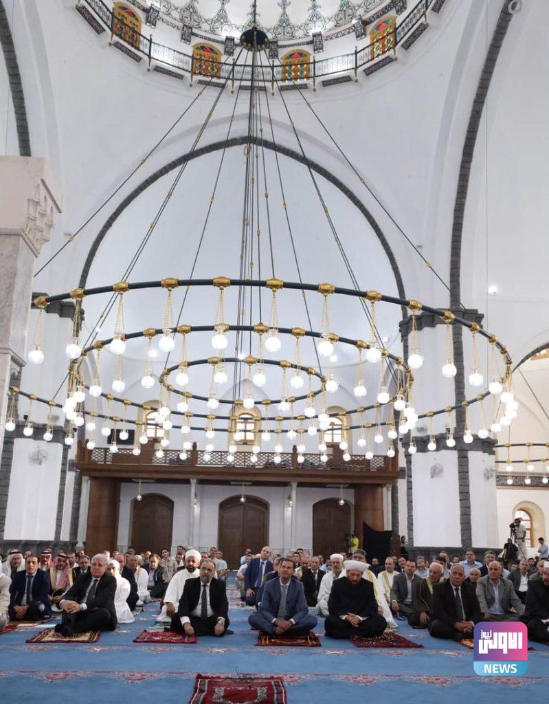 الأسد يؤدي صلاة الأضحى في جامع خالد بن الوليد في حمص 8 60f65f1e4236047bbe0e5394