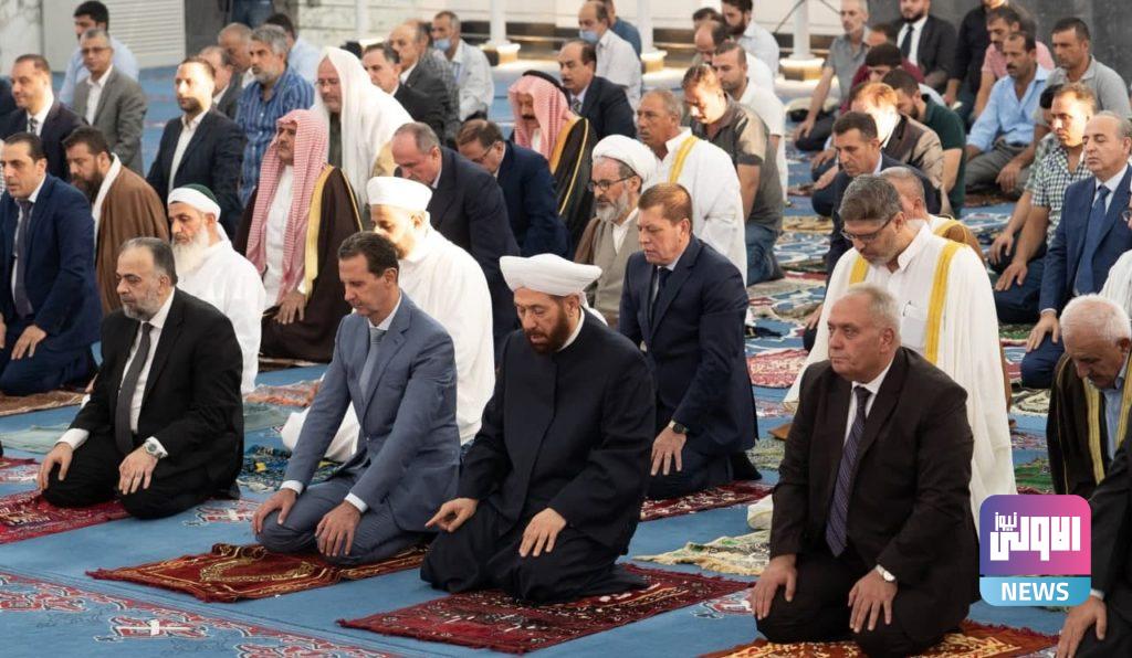 الأسد يؤدي صلاة الأضحى في جامع خالد بن الوليد في حمص 10 60f65f1f4236047bbe0e5398