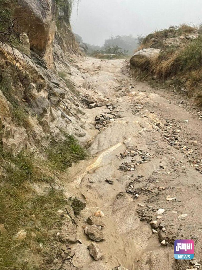 السعودية ..أمطار جازان تتسبب في عزل قرية جبلية (صور) 15 6101120a4236045d463f2a56
