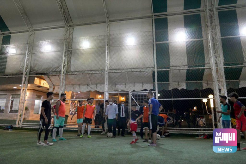 الكاظمي يجري جولة ليلية في الموصل ويلتقي مجموعة من الشباب في إحدى صالات كرة القدم المغلقة (صور) 12 IMG 20210817 003818 289