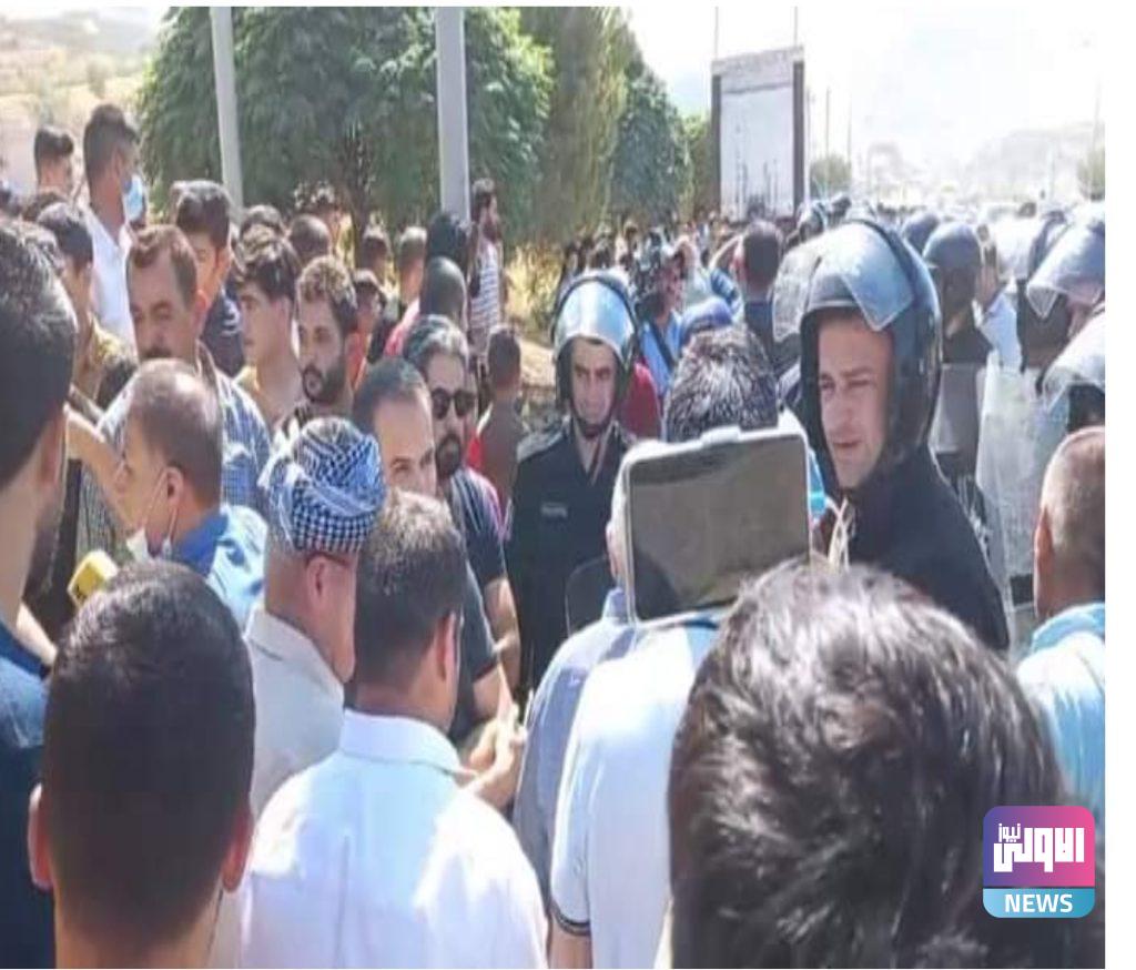 محتجون يقطعون طريقاً حيوياً في دهوك (صور) 7 IMG ٢٠٢١٠٩٠٣ ١٧١٤٢٧